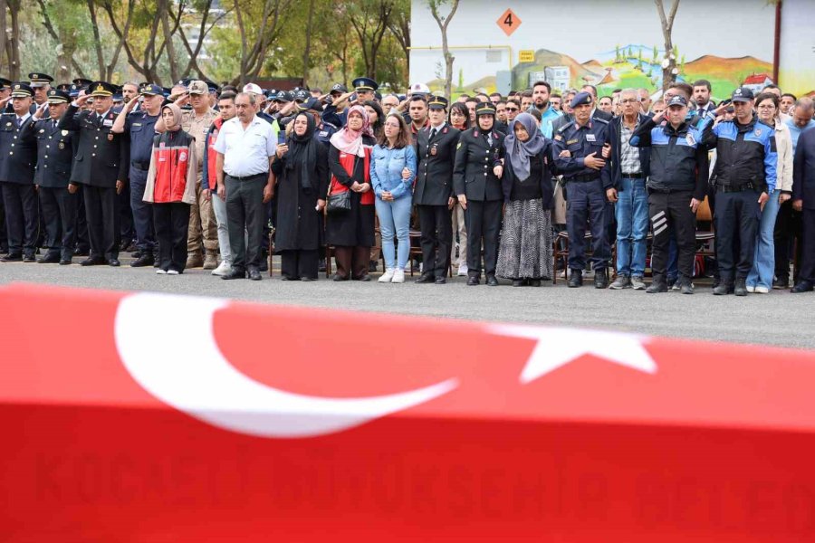 Aksaray’da Şehit Jandarmalar Gözyaşlarıyla Memleketlerine Uğurlandı