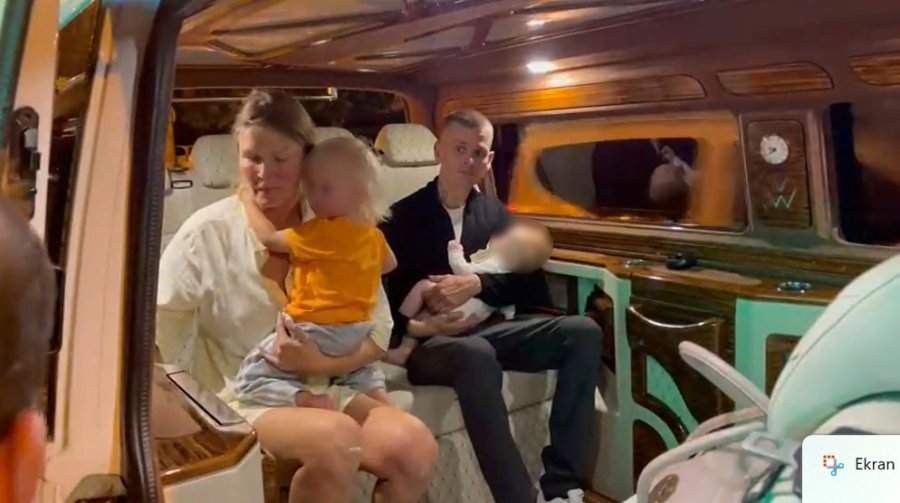 Danimarkalı Aile, Tur Minibüslerinin Kazasında Hafif Yaralandı