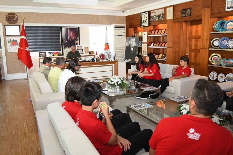 Başarılarını Başkan Topaloğlu İle Paylaştılar