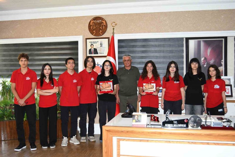 Başarılarını Başkan Topaloğlu İle Paylaştılar