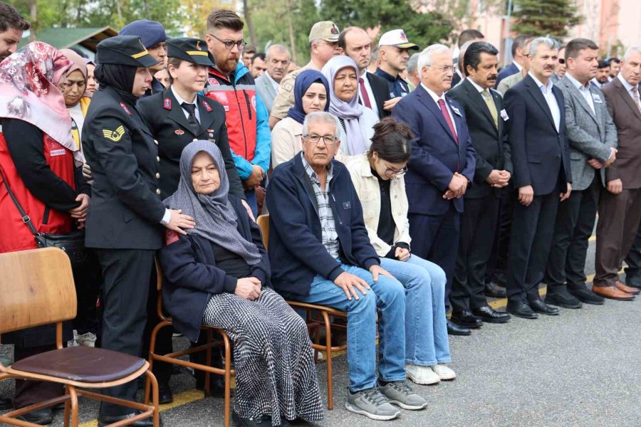 Aksaray’da Şehit Jandarmalar Gözyaşlarıyla Memleketlerine Uğurlandı