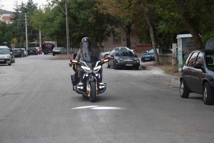 Tam 3 Bin 707 Kilometre: Motosikletle Umreye Gitmek İçin Yola Çıktı