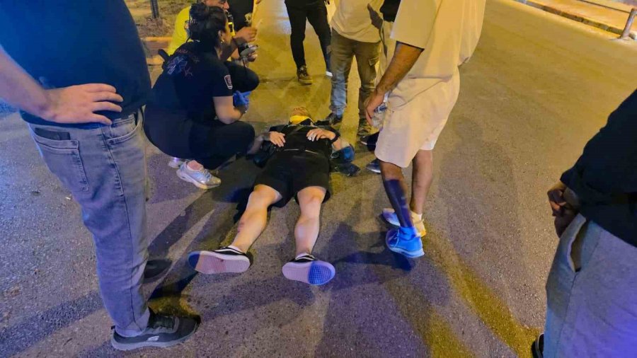 Şerit Değiştiren Otomobil Motosiklete Çarptı