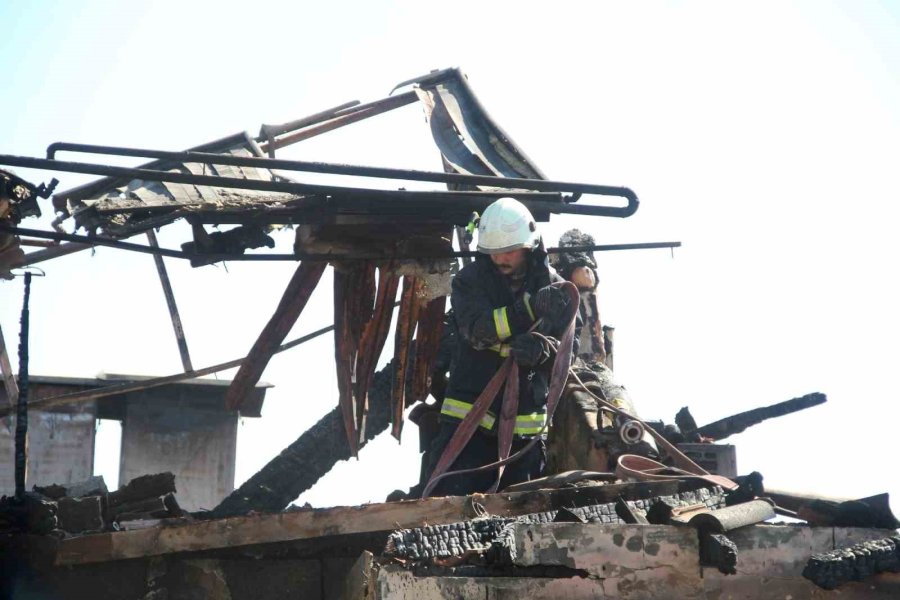 Kaleiçi’nde 2 Kişinin Öldüğü Otel Yangını Davasında Bilirkişi Raporu Beklenecek