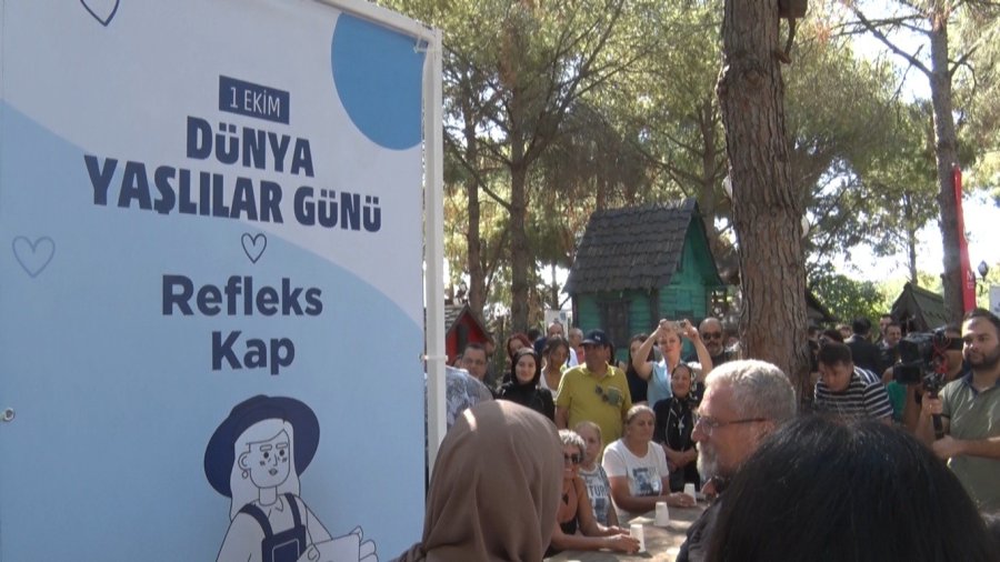 Yaşlılar Gençlere Taş Çıkarttı