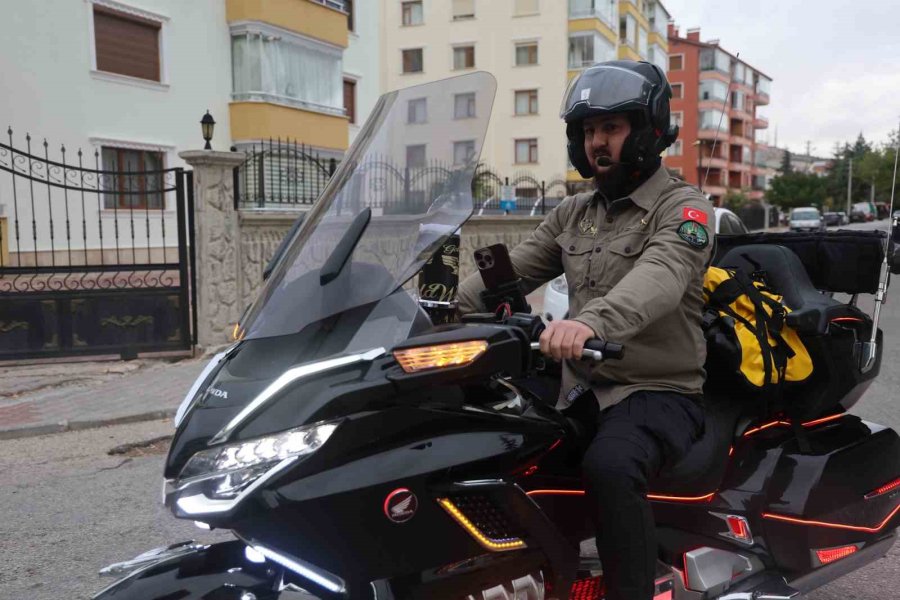 Tam 3 Bin 707 Kilometre: Motosikletle Umreye Gitmek İçin Yola Çıktı