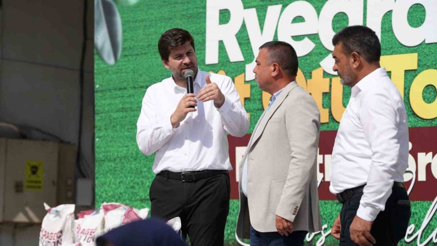 Tarsus’ta Üreticiye Yüzde 50 Hibe Destekli Tohum Desteği