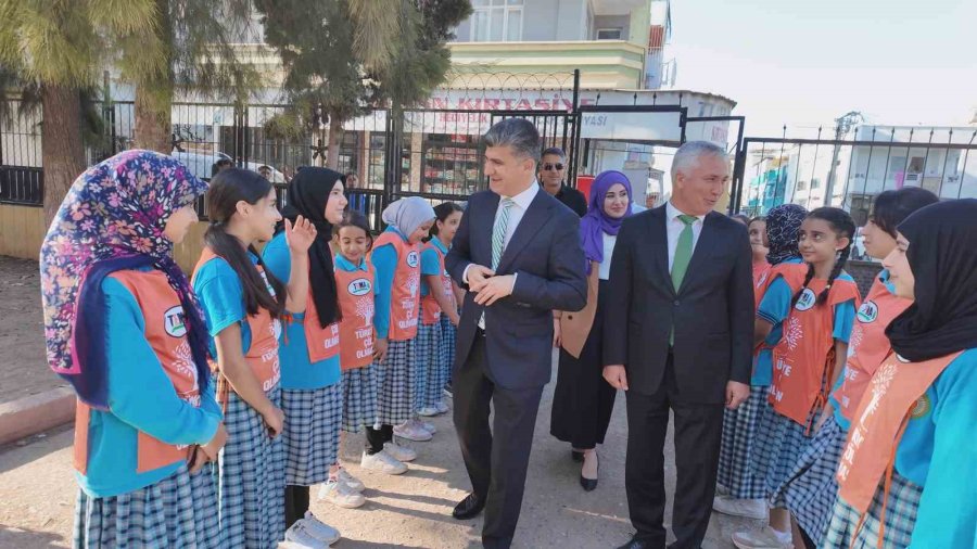 Başkan Vekili Şener’den Öğrencilere Kitap Müjdesi