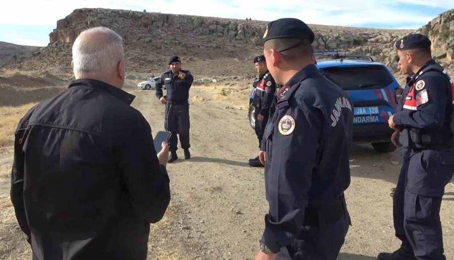 Jandarmanın 7 Saat Süren İkna Çabası Arkadaşının Müdahalesiyle Son Buldu