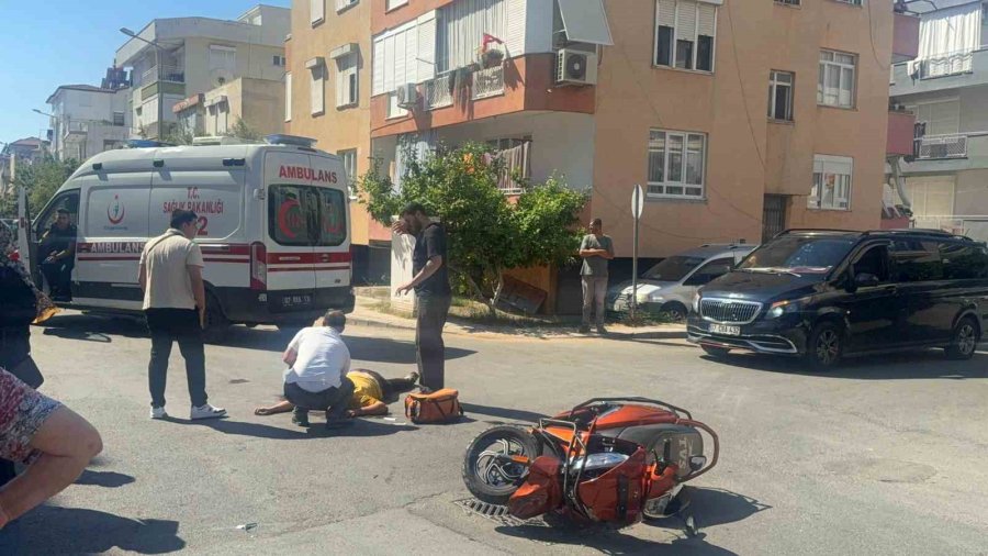 Otomobille Motosiklet Çarpıştı: 1 Yaralı