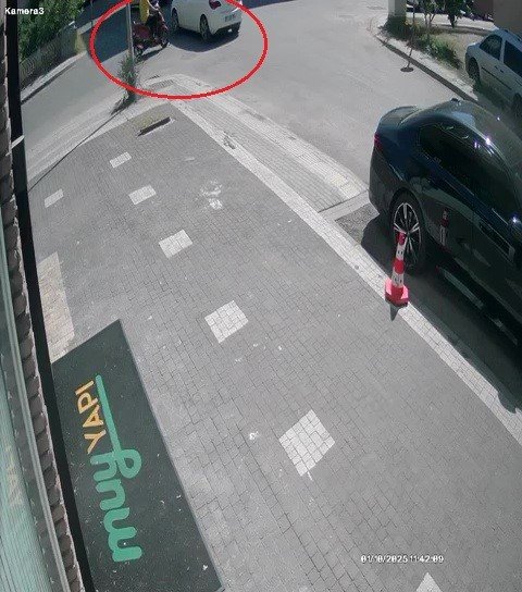 Otomobille Motosiklet Çarpıştı: 1 Yaralı