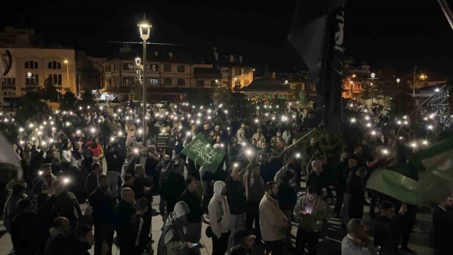 Konya’da İsrail’in Küresel Sumud Filosuna Saldırısı Protesto Edildi