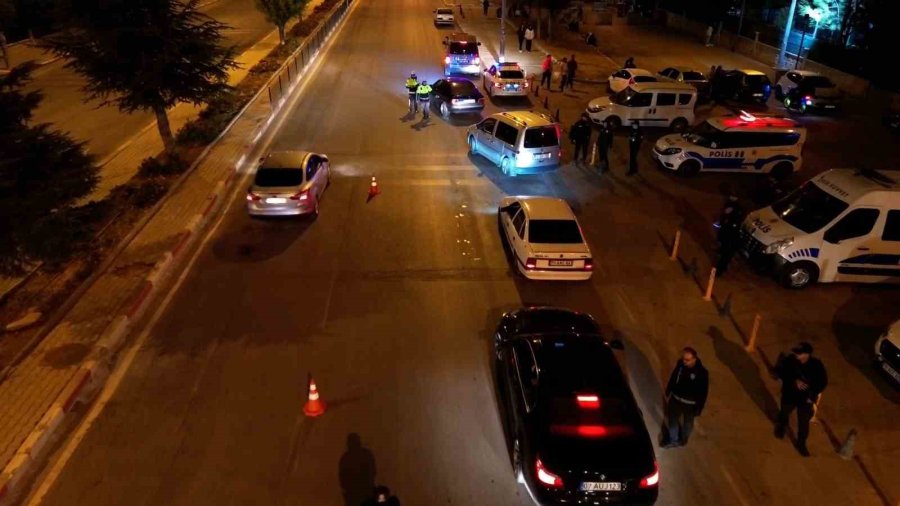 Polisten Üniversite Çevresinde Asayiş Ve Trafik Uygulaması