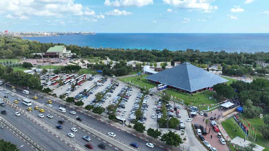 15. Antalya Kitap Fuarı Kapılarını Açtı