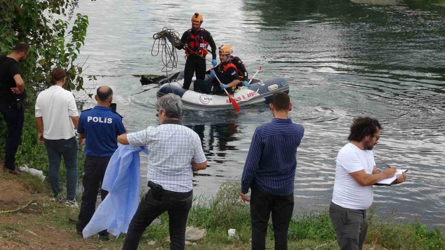 Su Teresi Toplarken, Otlara Takılmış Şekilde Ceset Buldular
