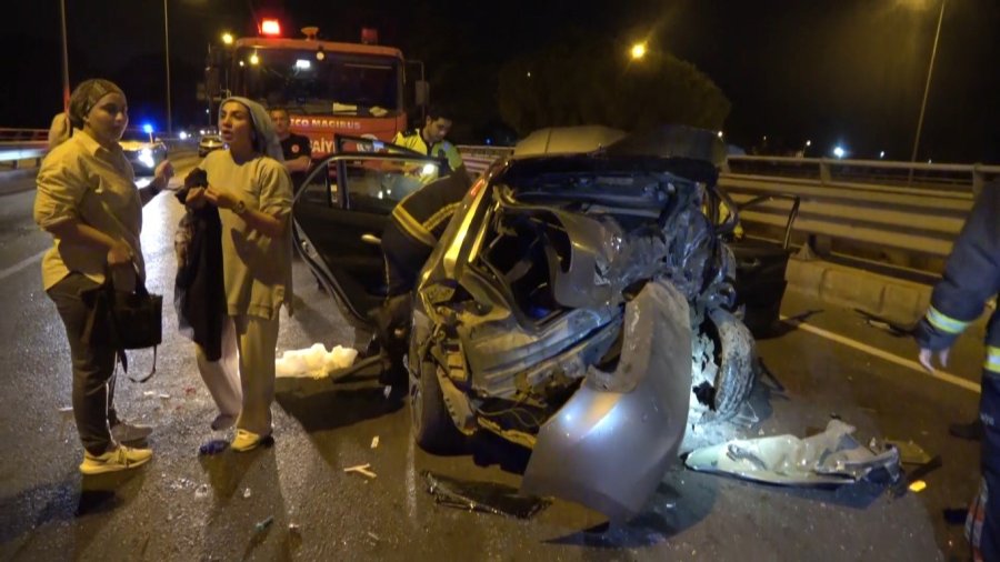 Genç Hemşire, Kazada Yaralanan Teyzesini Hayatta Tutmak İçin Tüm Gücüyle Mücadele Etti