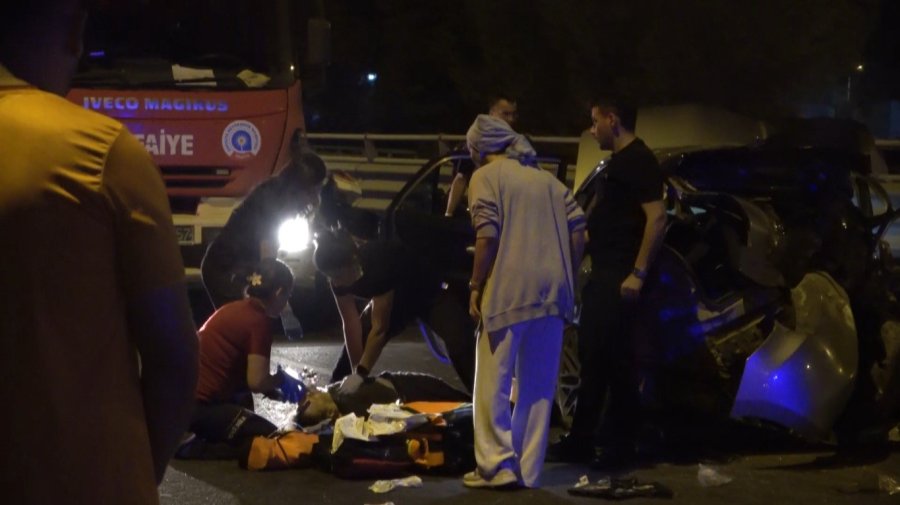 Genç Hemşire, Kazada Yaralanan Teyzesini Hayatta Tutmak İçin Tüm Gücüyle Mücadele Etti