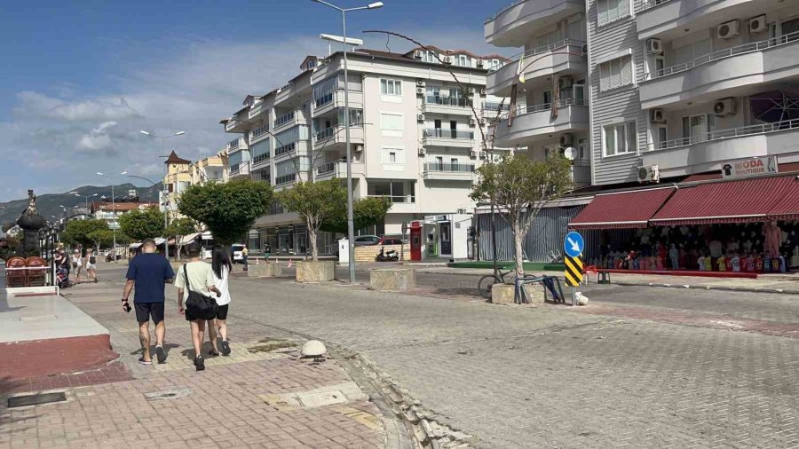 Alanya’da Esnaf Komşular Arasında Çıkan Tartışma Kavgaya Dönüştü