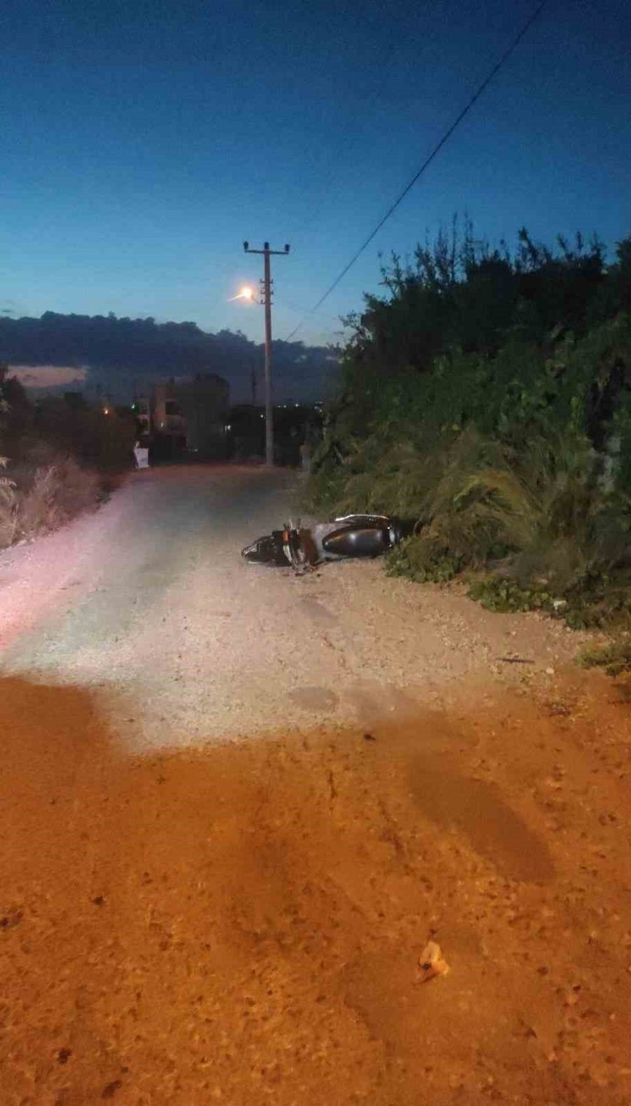 Manavgat’ta Devrilen Motosikletin 11 Yaşındaki Sürücüsü Yaralandı