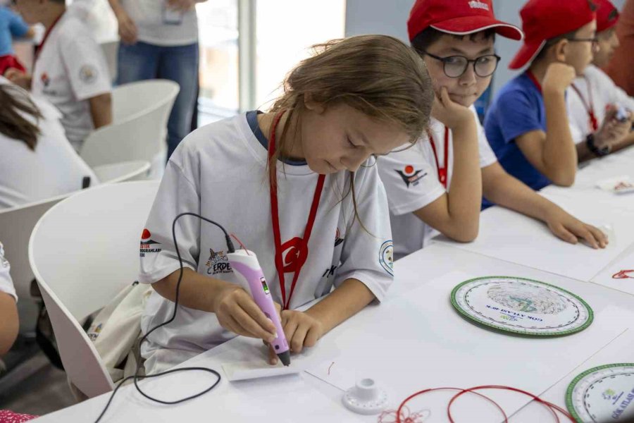 Mercan’da Özel Öğrenciler İçin Bilim Yolculuğu