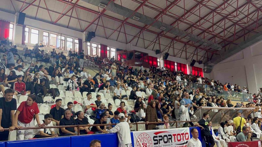 Türkiye Kulüpler Taekwondo Şampiyonası Alanya’da Başladı