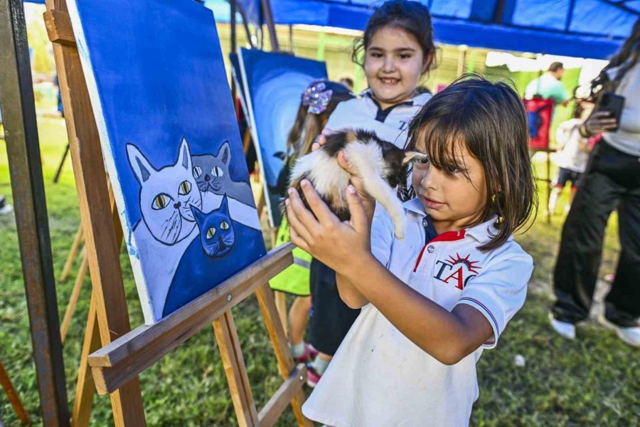 Muratpaşa’da Çocuklar Patili Dostlarıyla Buluştu