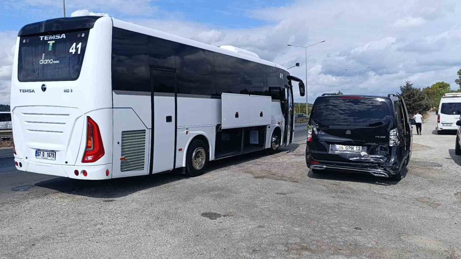 Ekipler Hangi Kazaya Yetişeceğini Şaşırdı: 1 Kilometrelik Mesafede 12 Araçlık 4 Ayrı Zincirleme Kaza