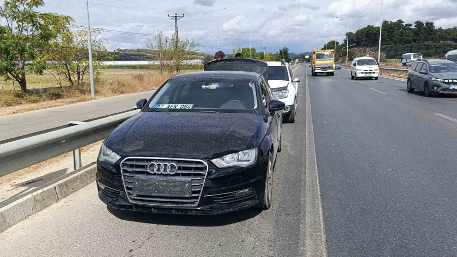 Ekipler Hangi Kazaya Yetişeceğini Şaşırdı: 1 Kilometrelik Mesafede 12 Araçlık 4 Ayrı Zincirleme Kaza