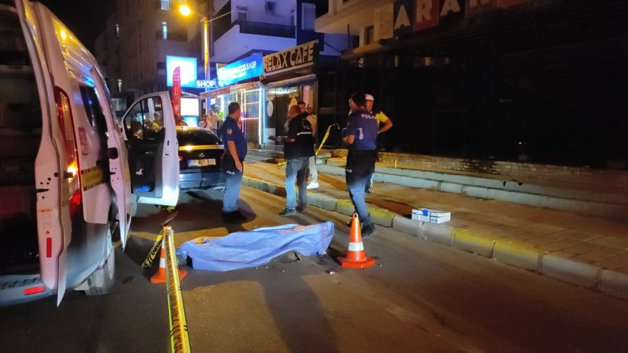Antalya’da Otomobilin Çarptığı Yaya Hayatını Kaybetti