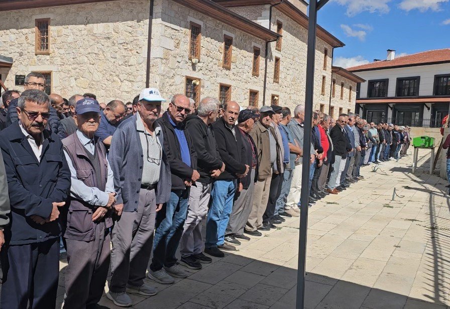 Konya’daki Feci Kazada Hayatını Kaybeden Öğretmene Acı Veda