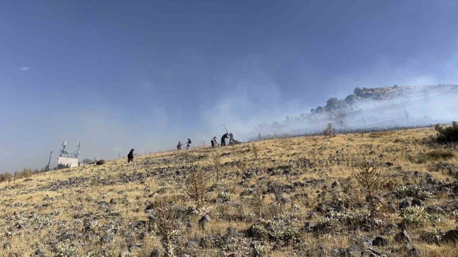 Karapınar’da Ot Yangını Ormana Sıçramadan Söndürüldü
