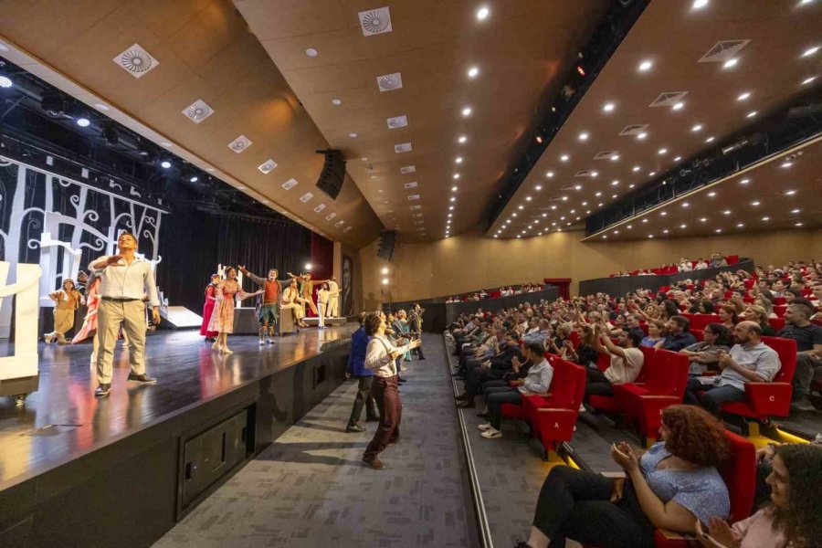 Mersin Şehir Tiyatrosu 25. Sezonunu ‘bahar Noktası’yla Başlattı