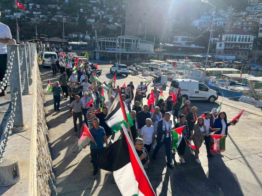 Alanya’da Gazze’ye Destek Yürüyüşü