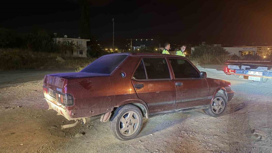 Antalya’da Alkollü Sürücü Bariyerlere Çarpıp Kaçtı, 58 Bin Tl Ceza Yedi
