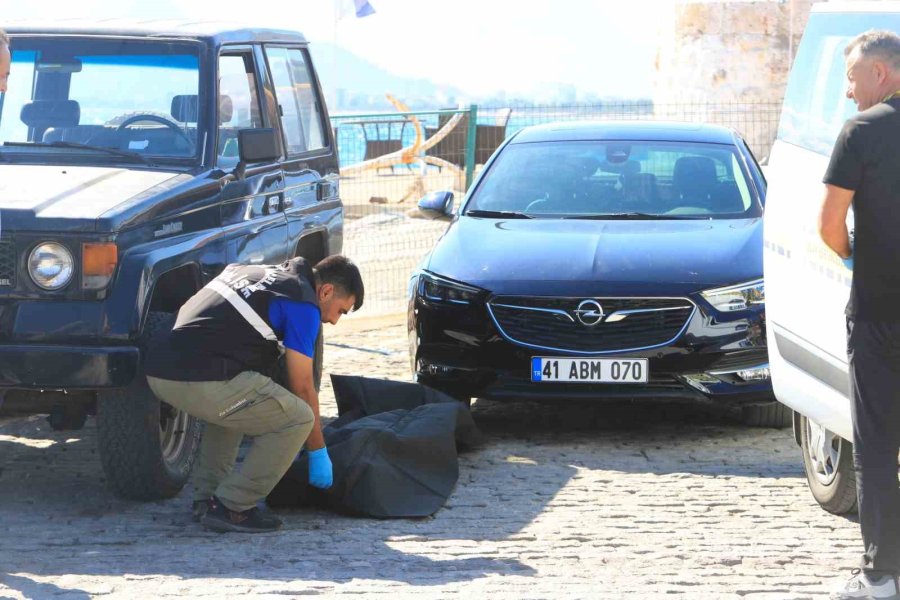 Antalya’da Falezlerden Düşen Genç Kız Hayatını Kaybetti