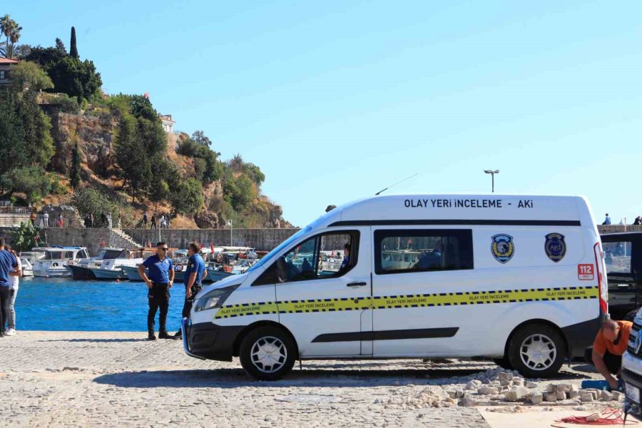 Antalya’da Falezlerden Düşen Genç Kız Hayatını Kaybetti