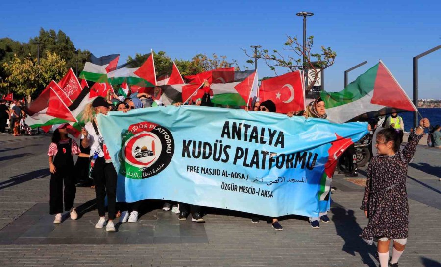 Binlerce Antalyalı Gazze İçin Yürüdü