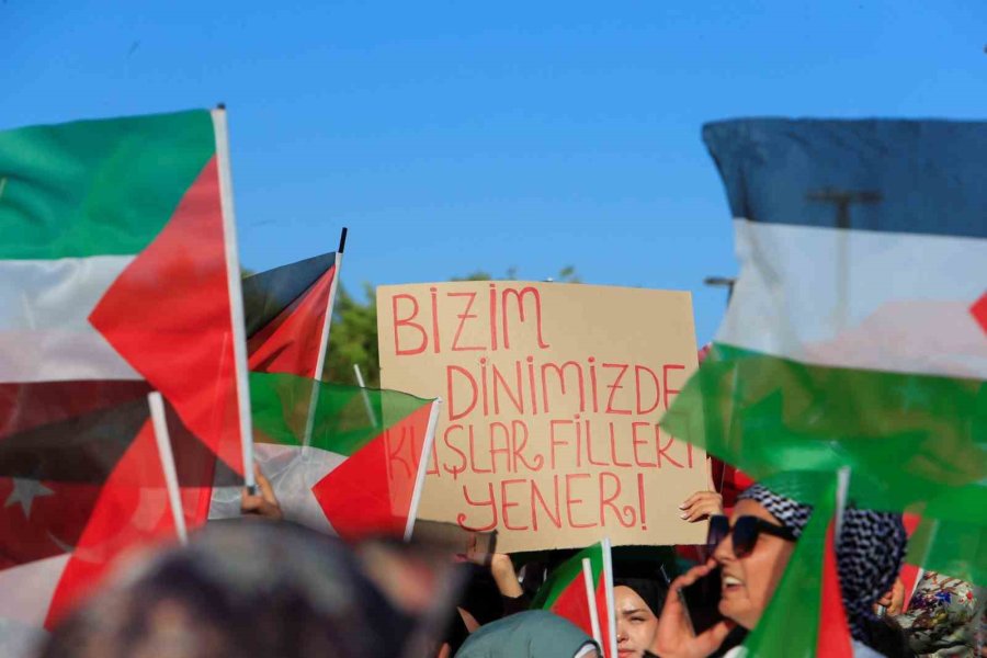 Binlerce Antalyalı Gazze İçin Yürüdü