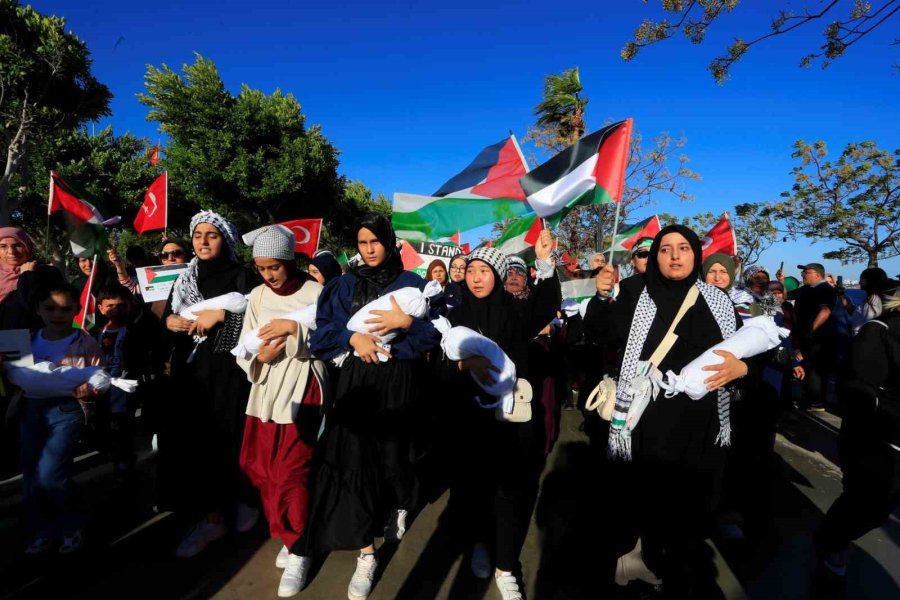 Binlerce Antalyalı Gazze İçin Yürüdü