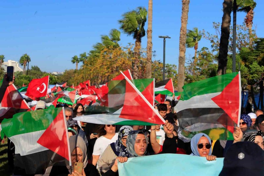 Binlerce Antalyalı Gazze İçin Yürüdü