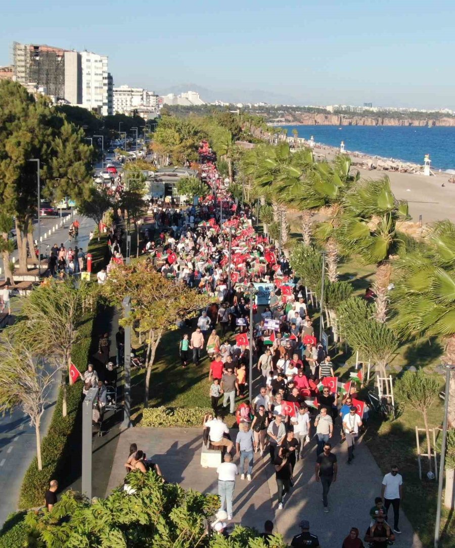 Binlerce Antalyalı Gazze İçin Yürüdü