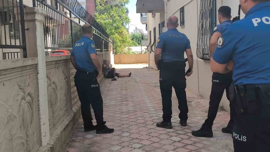 Eline Aldığı Tiner Şişesi Ve Çakmakla Kendini Yakmak İstedi