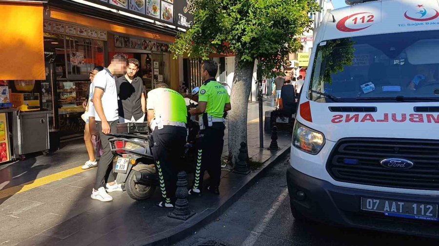 Yaya Geçidinde Ölümden Döndü, O Anlar Güvenlik Kamerasına Yansıdı