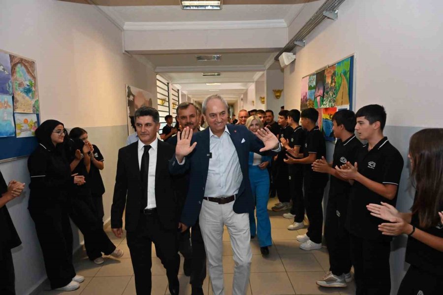 Kepez Belediyesi’nden Şehit Celal Özcan Anadolu Lisesi’ne Müzik Sınıfı