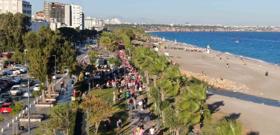 Binlerce Antalyalı Gazze İçin Yürüdü