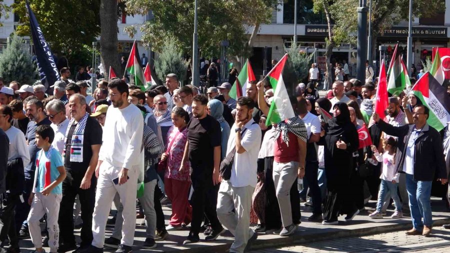 Konya’da ’gazze İçin Kararlılık Yürüyüşü’ Düzenlendi