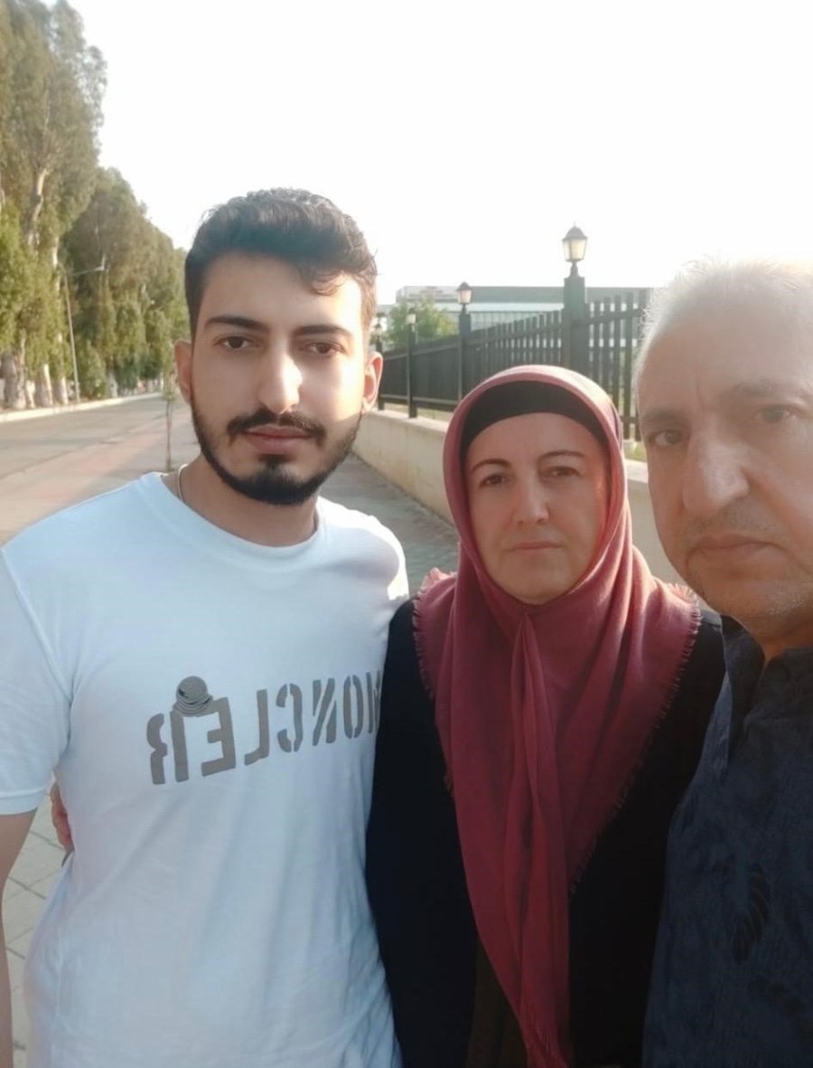 Kayıp Gençten 1,5 Yıldır Haber Alamayan Aile Perişan