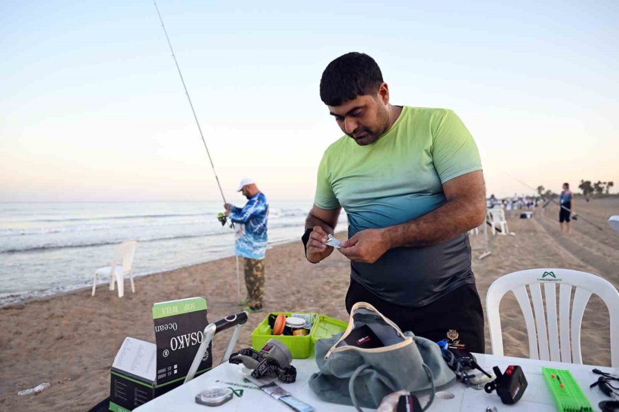 Mersin’de 8. Altın Kanca Surfcasting Turnuvası Tamamlandı