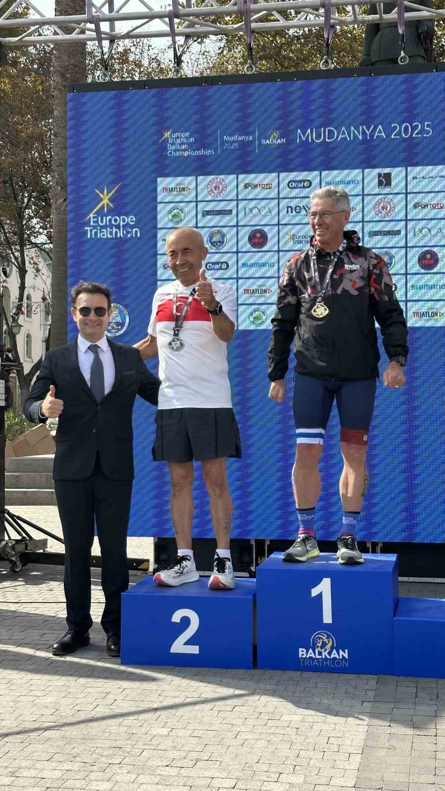 Demir Adam Ali Bıdı’dan Çifte Başarı: Mudanya Ve Ayvalık’ta 2 Kupa 1 Madalya