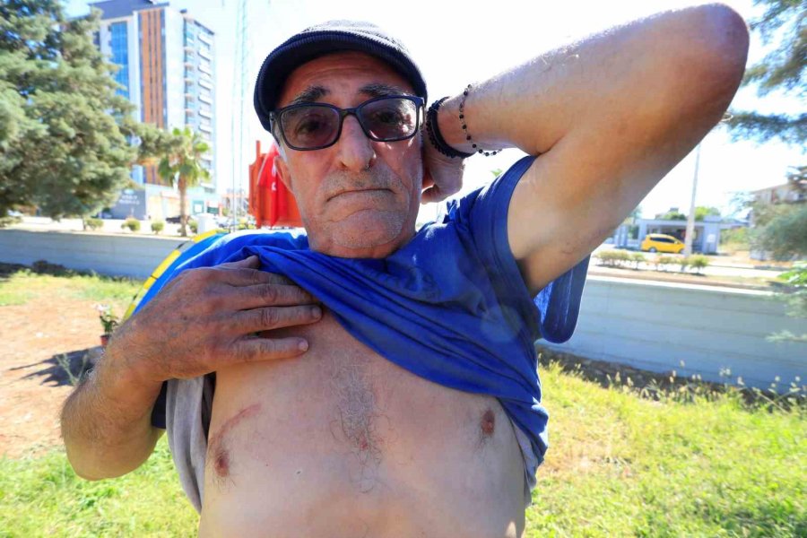 Kendisini Bıçaklayıp Uzaklaştırma Alan Eşini Bankta Yatarken Görüp Eve Aldı, Kendi Evsiz Kaldı